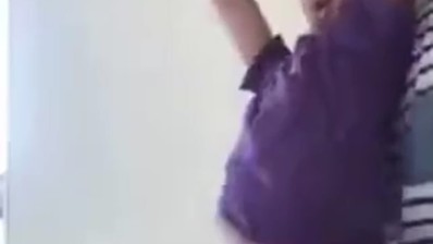 Bokep Indo Nyobai Sensasi Berdiri Sama Adek Tiriku