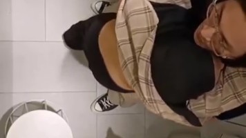 Bokep Indo Ukhti Mesum Sama Pacar di Fitting Room