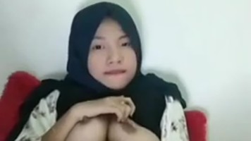 Bokep Indo Abg Jilbab Pake CD Kuning Colmek Untuk Pacar